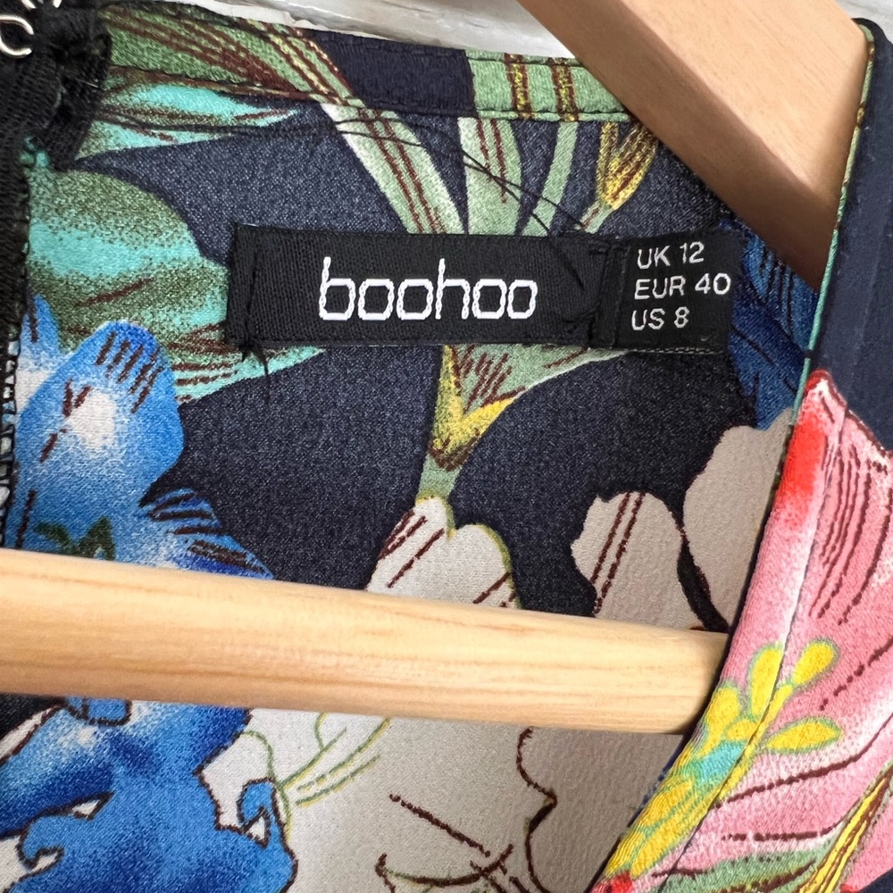 Boohoo satin mini dress in floral - Picture 6 of 6
